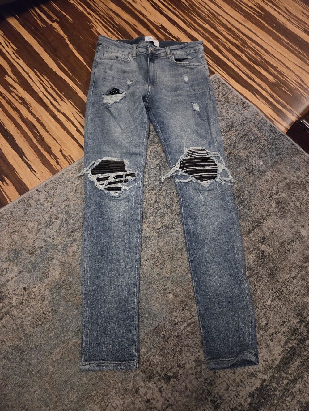 Lakenzie Denim Jeans Medium Dark Wash Distressed Skinny (33x32.5)